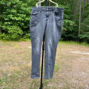 SONOMA curvy skinny black faded size 14 jeans Women/juniors